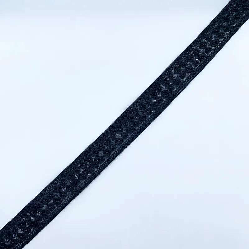 Ukingo mweusi wa lace wenye mapambo · 40 — Nyeusi