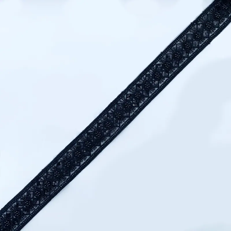Ukingo mweusi wa lace wenye mapambo · 41 — Nyeusi