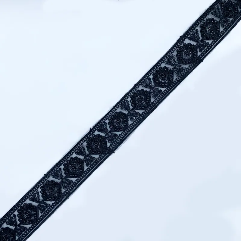 Ukingo mweusi wa lace wenye mapambo · 42 — Nyeusi