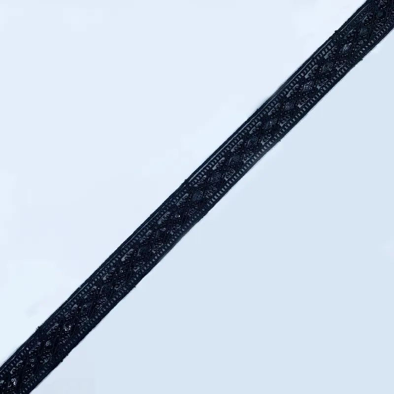 Ukingo mweusi wa lace wenye mapambo · 44 — Nyeusi