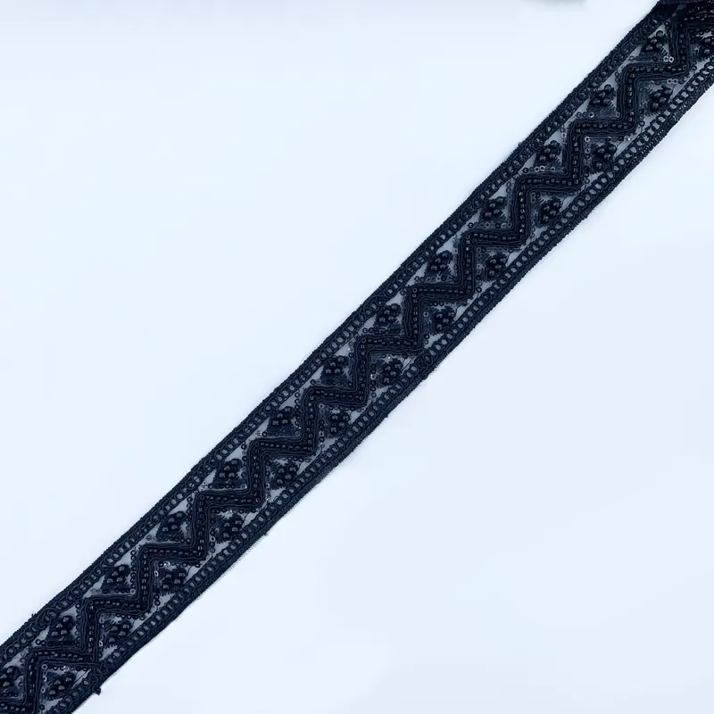 Ukingo mweusi wa lace wenye mapambo · 45 — Nyeusi