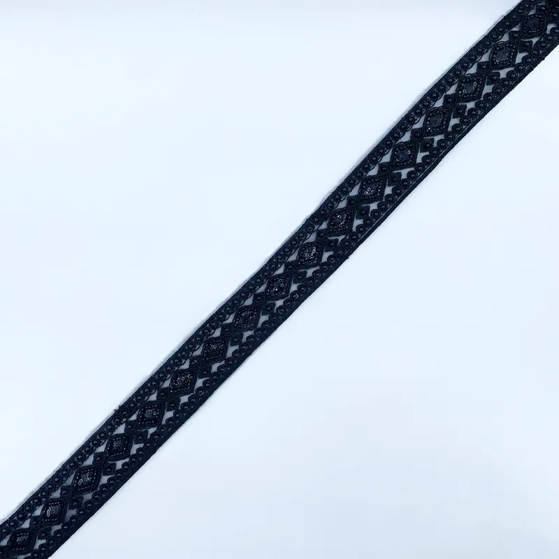 Ukingo mweusi wa lace wenye mapambo · 46 — Nyeusi