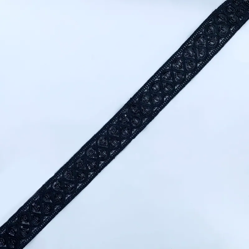 Ukingo mweusi wa lace wenye mapambo · 48 — Nyeusi