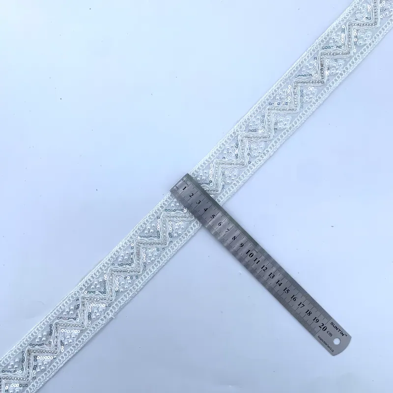 White geometric lace trim — White & silver