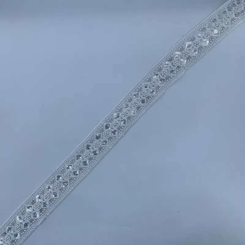 White oval chain trim — White & silver