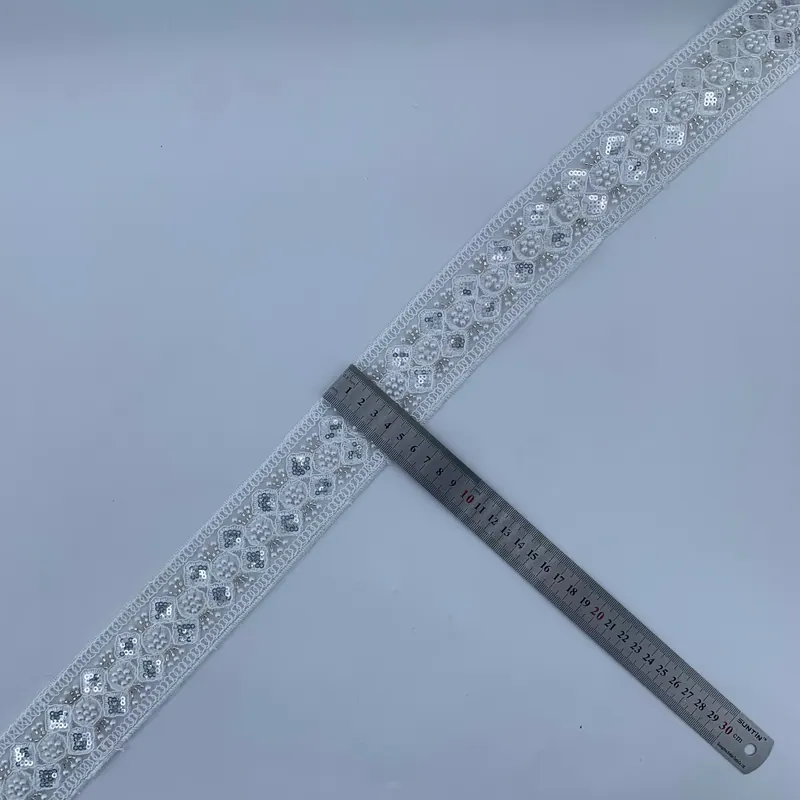 White oval chain trim — White & silver